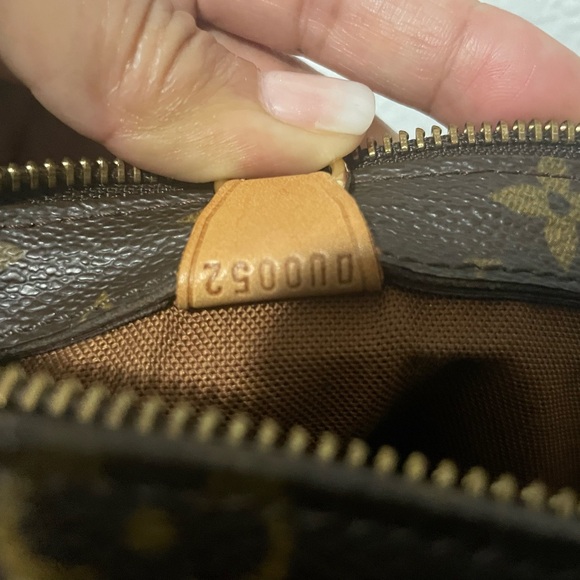 Authentic Louis Vuitton Monogram Cabas PM - Picture 3 of 10